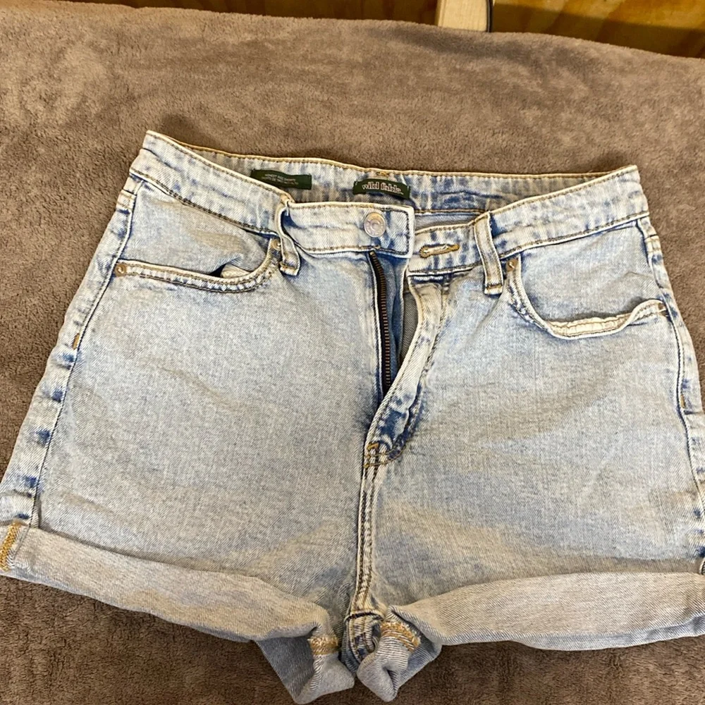 Faded jean shorts size 6